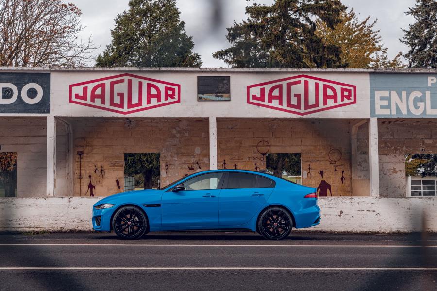  Jaguar XE R-Dynamic Reims Edition 2020 года  (UK) (фото 36 из 84)